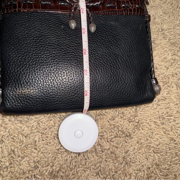 EUC Brighton Crossbody Bag - Picture 7 of 8